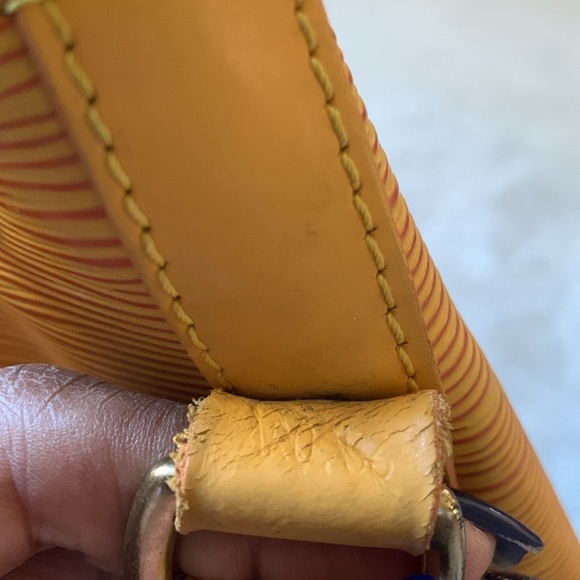 💜💛Authentic Louis Vuitton Epi Noe PM Bag & French Kisslock Wallet💜💛 - Picture 8 of 17